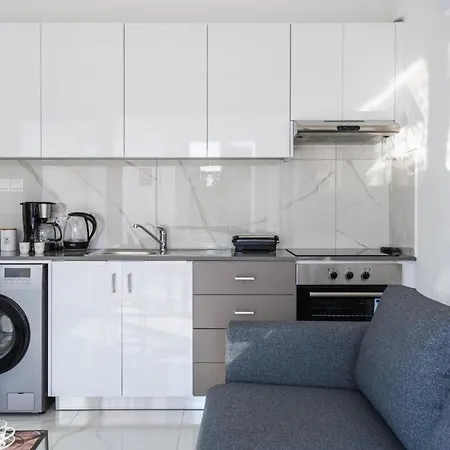 Marble - Cozy W Balcony In Apartment *
