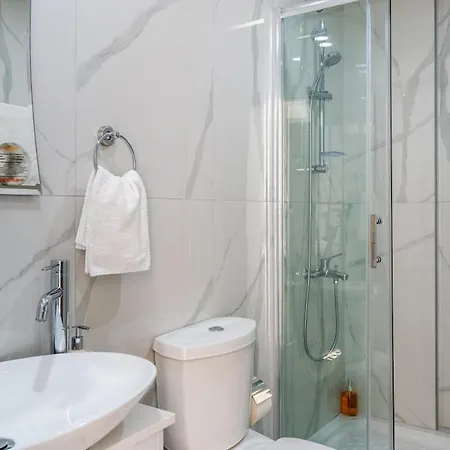 شقة Marble - Cozy W Balcony In *